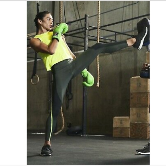 ⚡️ Athleta Color Block 7/8 Legging - Picture 6 of 6